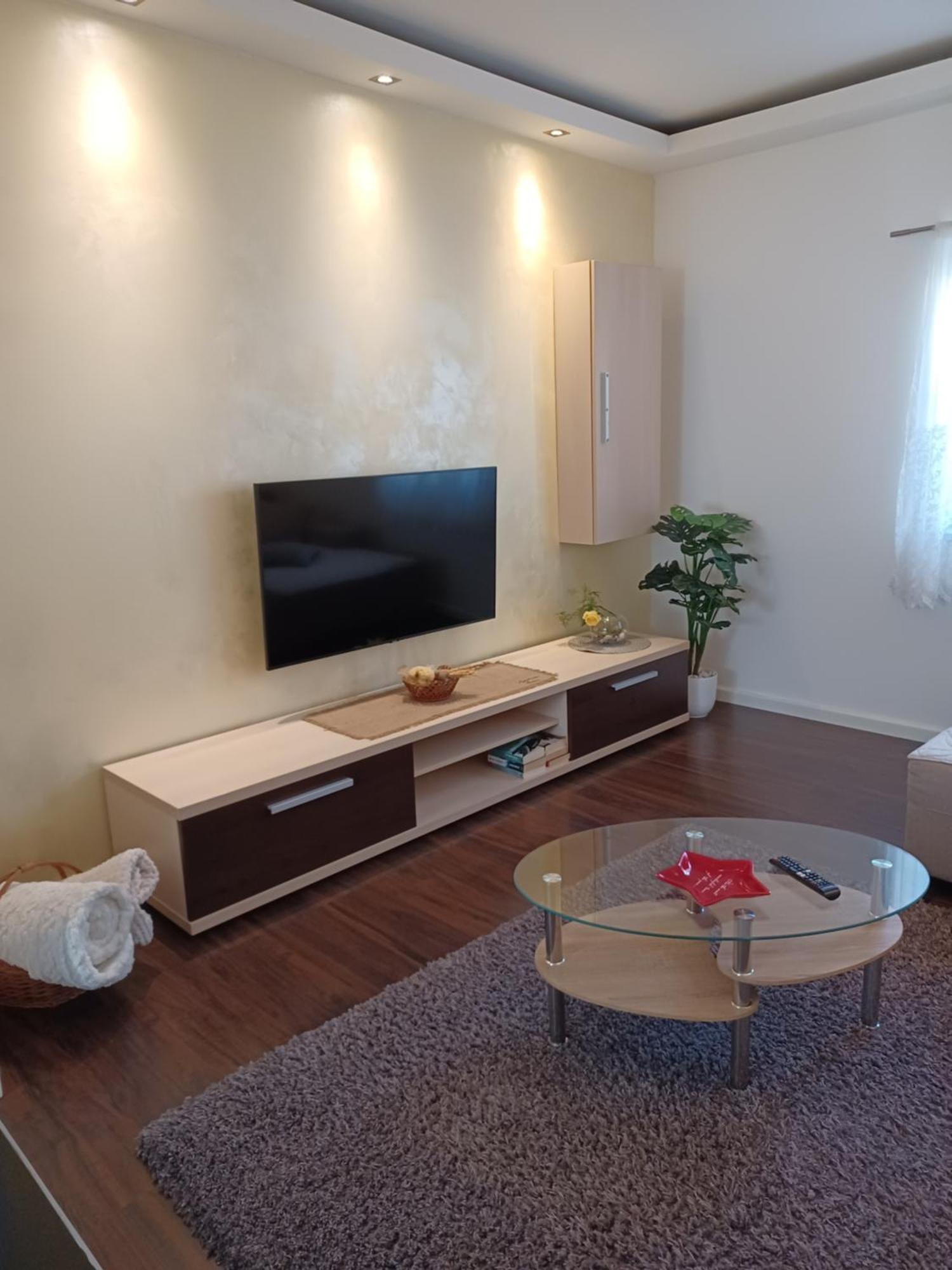 Apartment Breza *